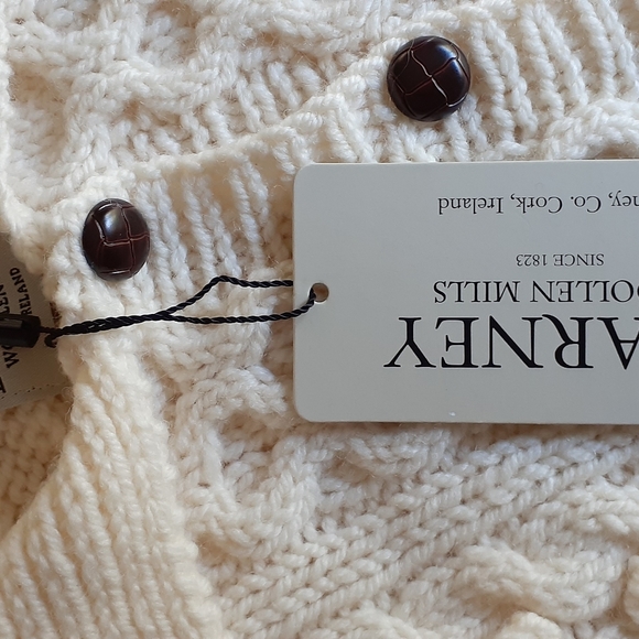 Blarney Woolen Mills sweater - Picture 2 of 2